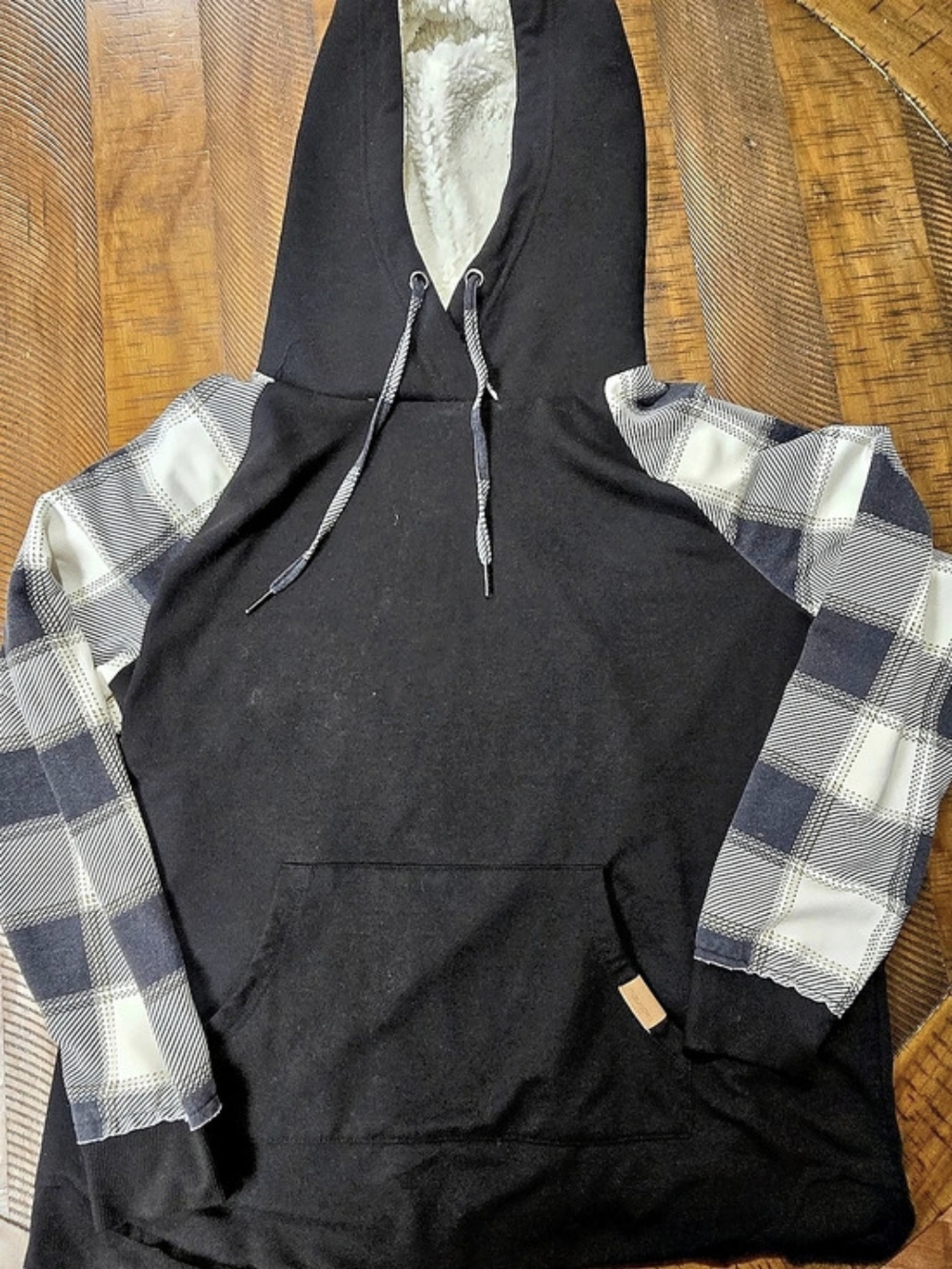 Maueices Plaid Sleeve Hoodie in Black & White Like New